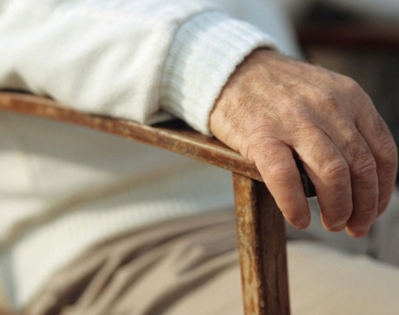 Podizao penzije pokojnog punca  