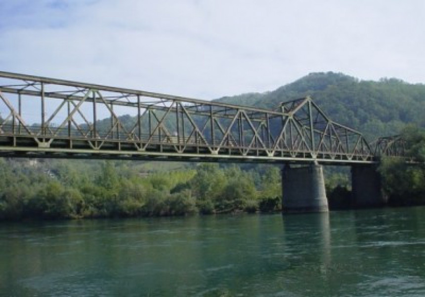 Most preko Drine od danas je "Bratoljub"
