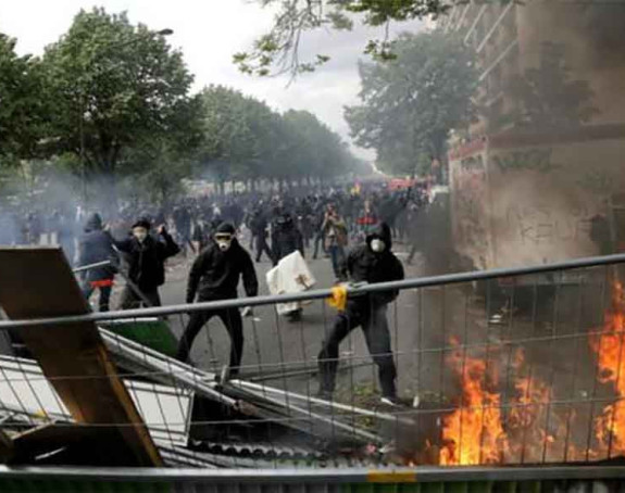 Париз: Сузавцем на „Жуте прслуке“