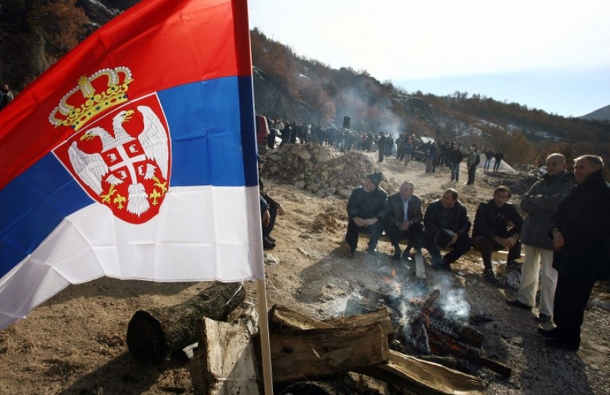 Srbi najavljuju blokadu prelaza na Kosmetu