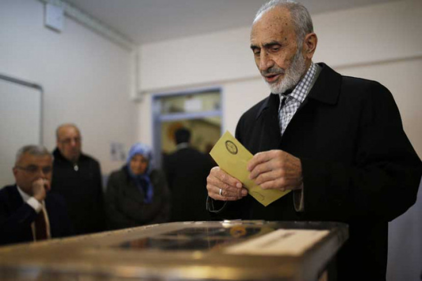 Turska glasa na referendumu