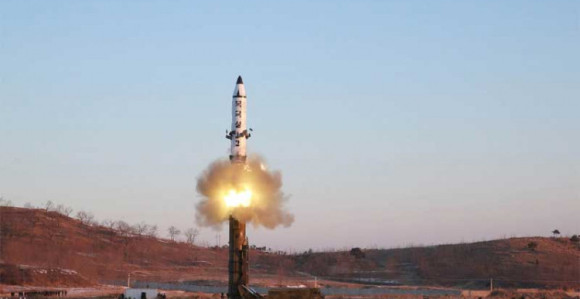 Pjongjang lansirao raketu