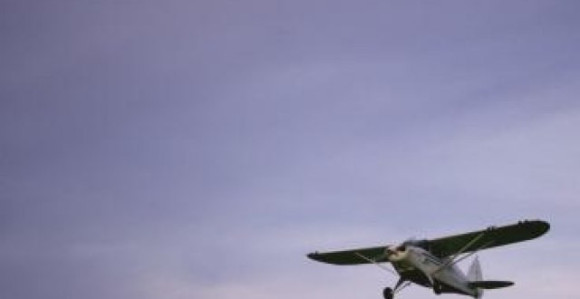 Mali avion pao na kuću u Čileu