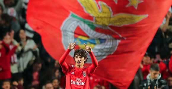 Djevojke mi šalju obnažene fotografije!