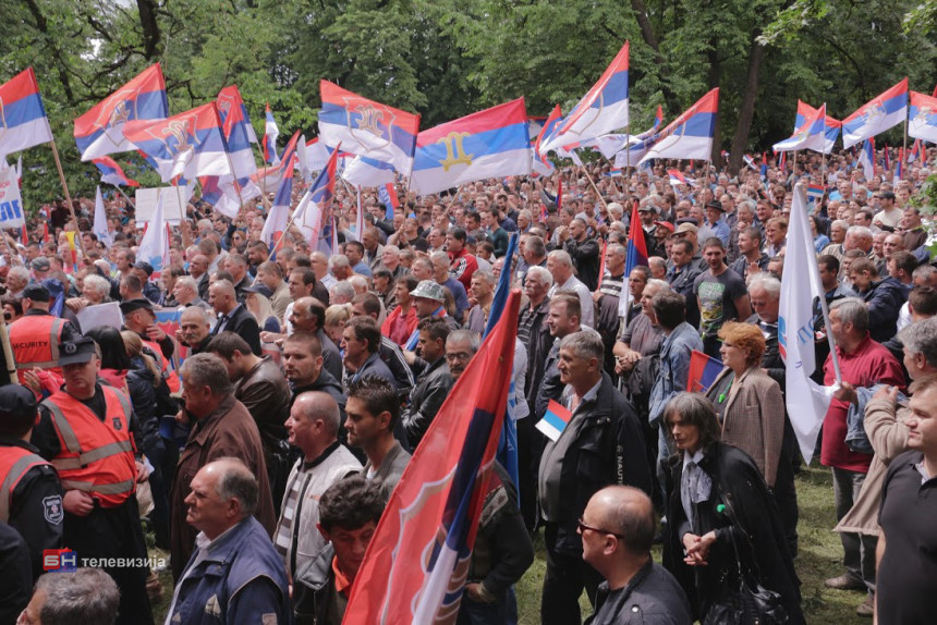 СДС: Зашто је полиција тражила спискове?