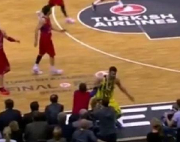 Video: Kalinićevo izvinjenje navijaču CSKA-a!