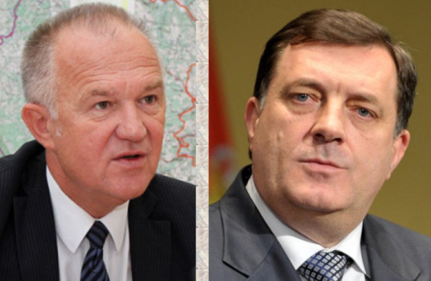 Чавић изазвао Додика на јавни дуел