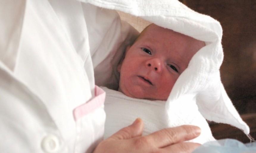 Zamijenjene bebe u KC Crne Gore