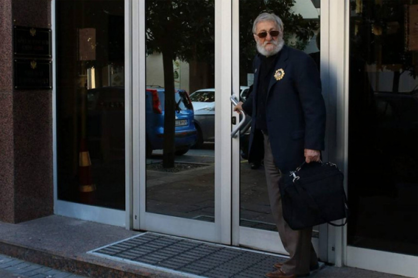 Zbog "pomaže Bog" mora u zatvor