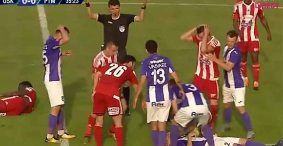 Žestok sudar igrača glavama