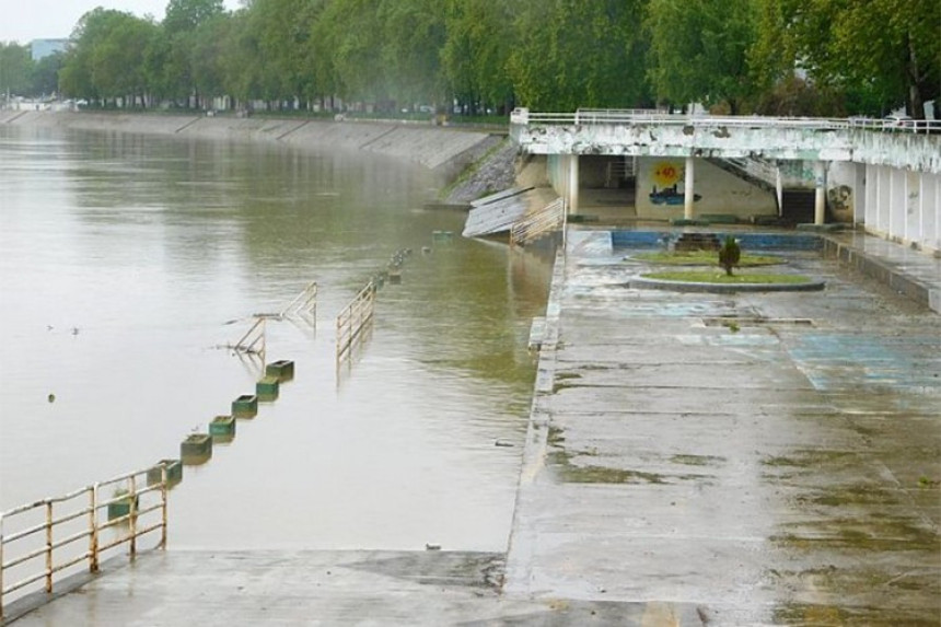 Расте Сава, код Брода прешла коту