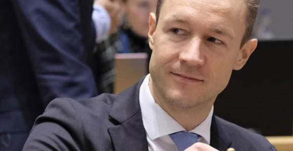 Šetnja ministra u čarapama 