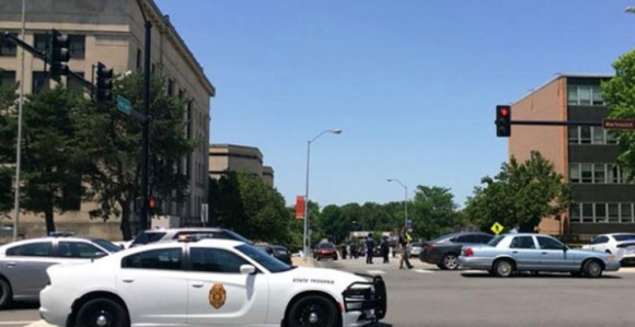 Затвореник упуцао замјенике шерифа