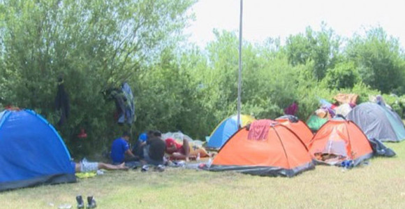 Tuča migranata: Stradao migrant