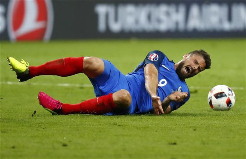 Milostivi Arsene, a ko će da ti sad daje golove?!