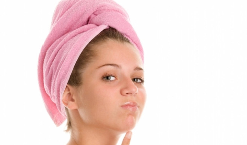 Šta se dešava kada 60 sekundi masirate tačku između obrva?