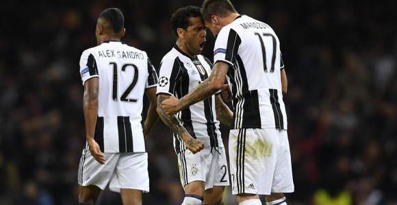 Mandžukić i Alveš: Ma, kakvo šamaranje?!