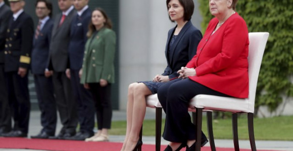 За Ангелу Меркел поново столица