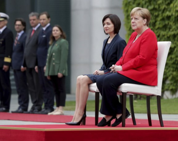 За Ангелу Меркел поново столица