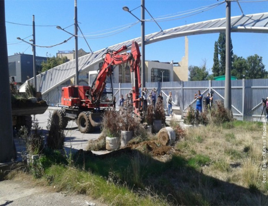 Eksplodirala bomba kod mosta u Mitrovici