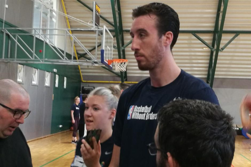 Počeo u srpskoj ligi, a sad je u NBA, kod Džordana!