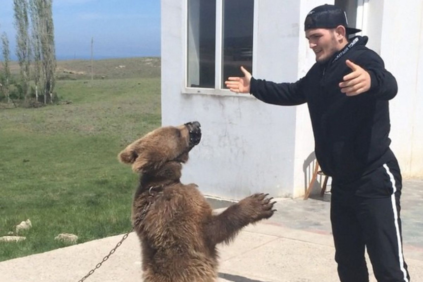 Rus koji je trenirao sa medvjedom čeka Mekgregora!