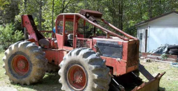 Стравична смрт под трактором