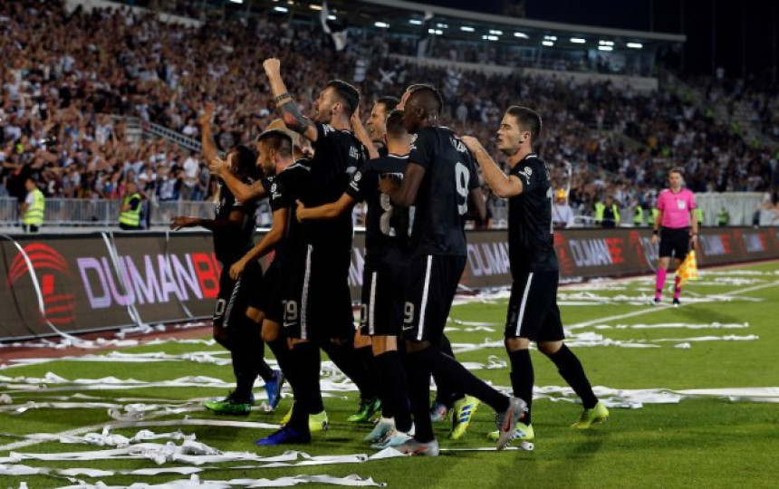 FK Partizan: Za sebe i za Srbiju!