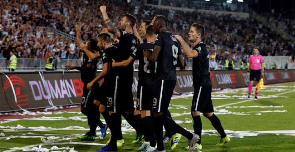 ФК Партизан: За себе и за Србију!