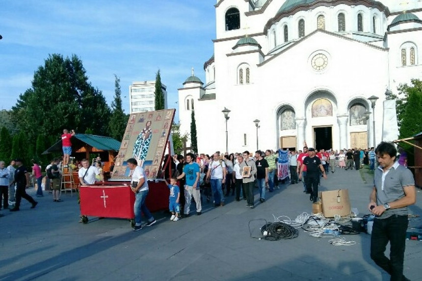 Porodična šetnja: NE gej paradi u Beogradu
