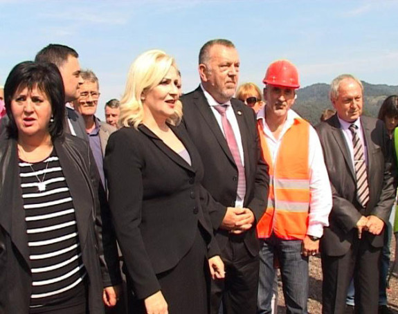 Bratoljubilački susreti na Drini: Sto Lažova nigdje Mosta nema