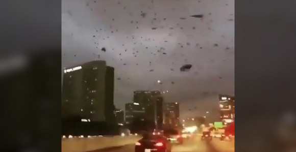 Vjetar ruši sve u Hongkongu