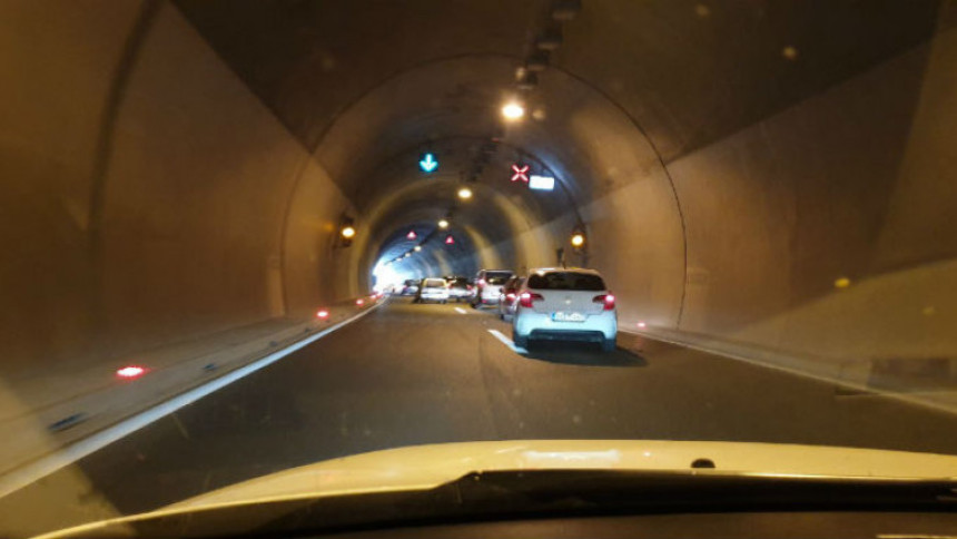 СА: У несрећи код тунела повријеђене три особе