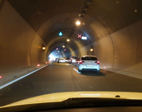 SA: U nesreći kod tunela povrijeđene tri osobe