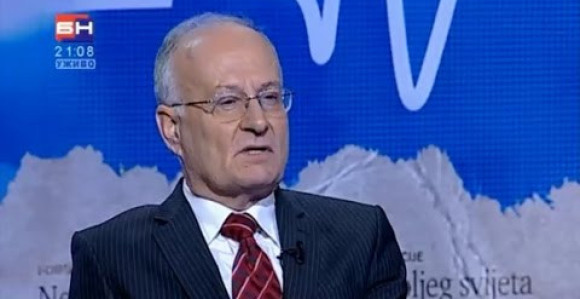 Vlast manipuliše državom i narodom