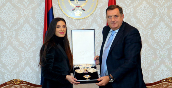 Milorad Dodik odlikovao Ivanu Španović!