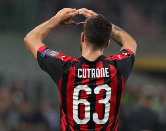 Kutrone ostaje u Milanu do 2023. godine!