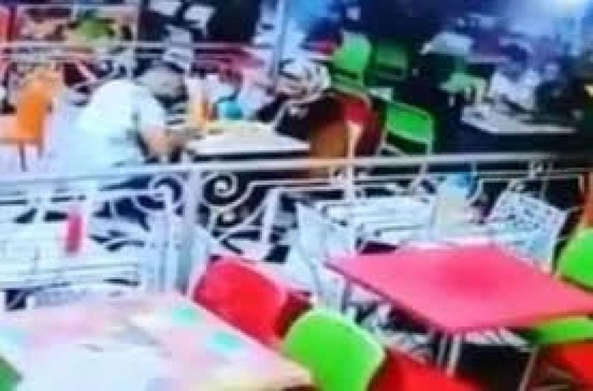 Pijani vozač autom uletio u restoran