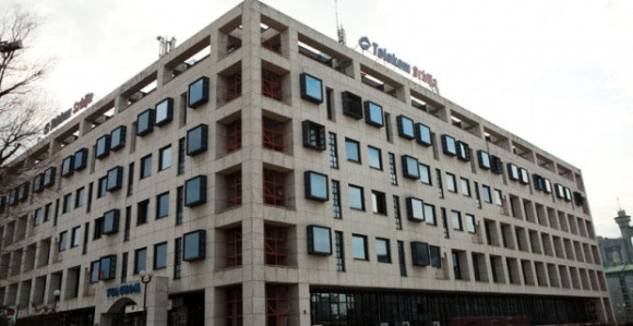 Šest kandidata hoće srpski "Telekom"