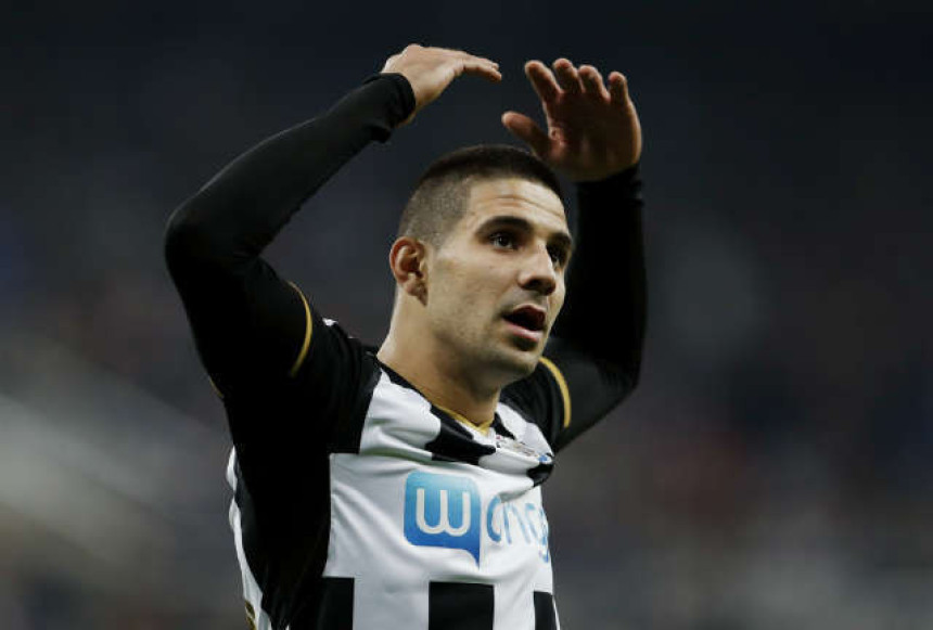 Mitar smiruje navijače: Kakav Napoli, samo Njukasl!