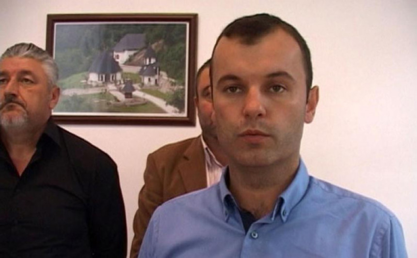 Грујичић: Поклонићу се сребреничким жртвама