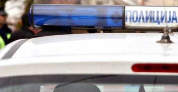 Kragujevac: Muž mrtav u kući, žena oblivena krvlju u dvorištu