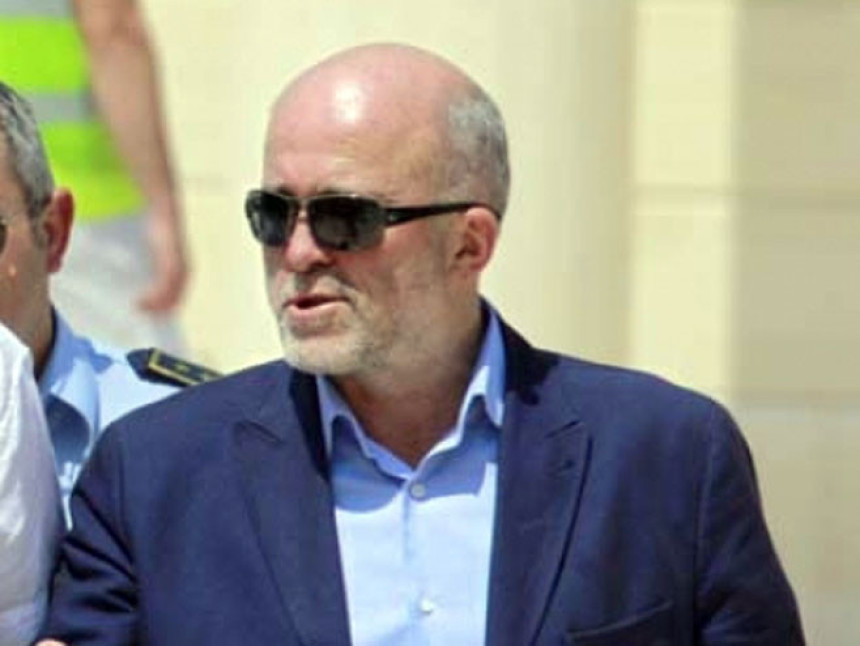 Pod nadzorom i Dodikov savjetnik