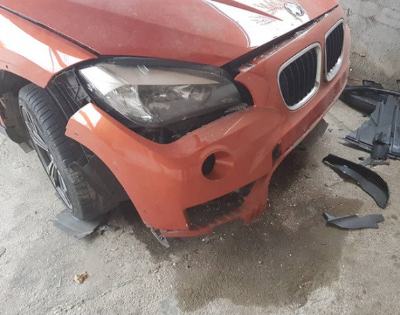 Nije platio reket: Raznijeli mu auto