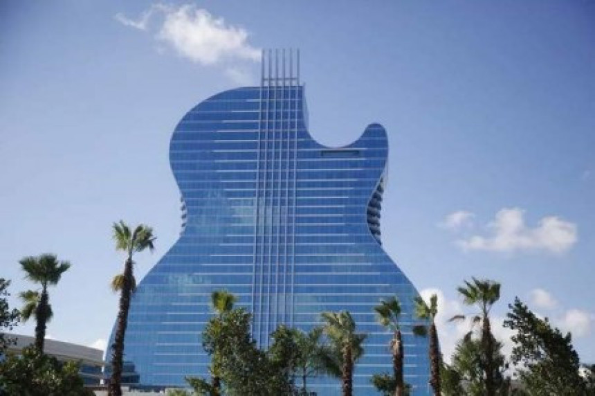 Neobični luksuzni hotel "GITARA"! (video)