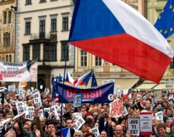 Протести против предсједника и премијера Чешке
