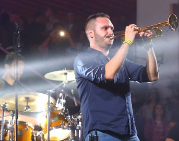 Sve je spremno za spektakl: Dejan Petrović završio probe za koncert!