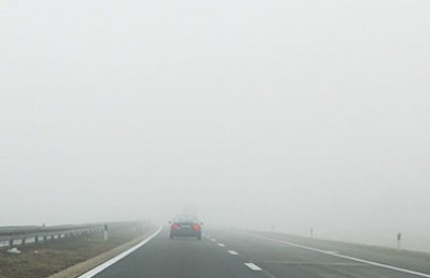Magla i mjestimično vlažni kolovozi