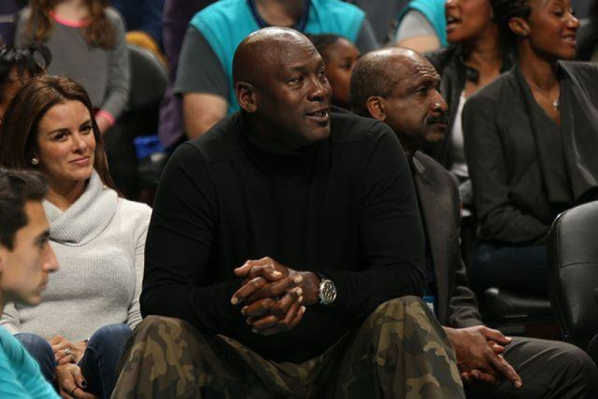 Legendarni Em-Džej dobio na sudu, pa poklonio milione Čikagu!