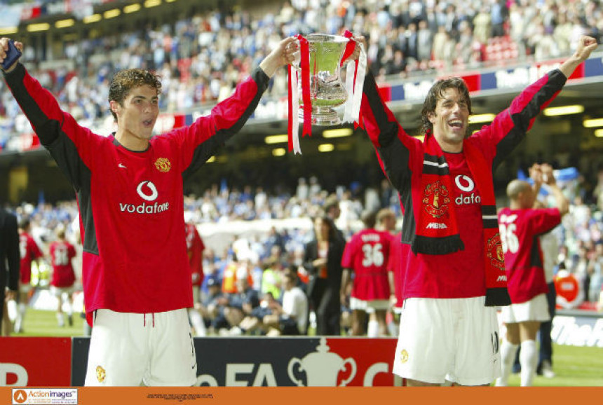 Како је Ван Нистелрој отјеран због Роналда...?!